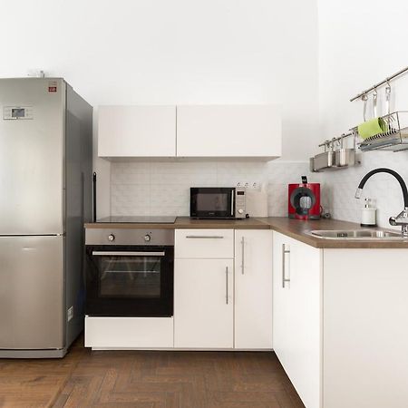 B17 Bajcsy Apartment Будапеща Екстериор снимка